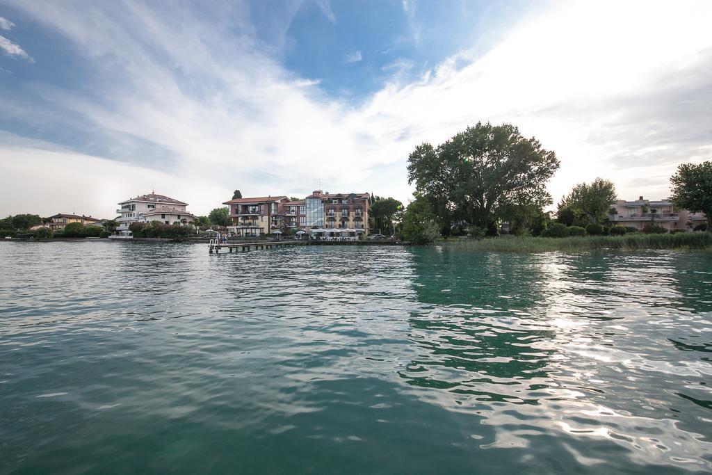 Hotel Aurora Sirmione Bagian luar foto