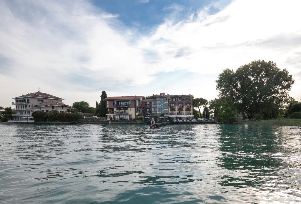 Hotel Aurora Sirmione Bagian luar foto