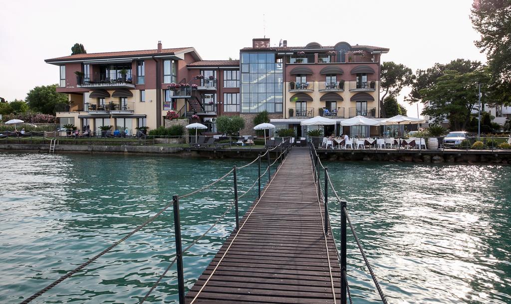 Hotel Aurora Sirmione Bagian luar foto