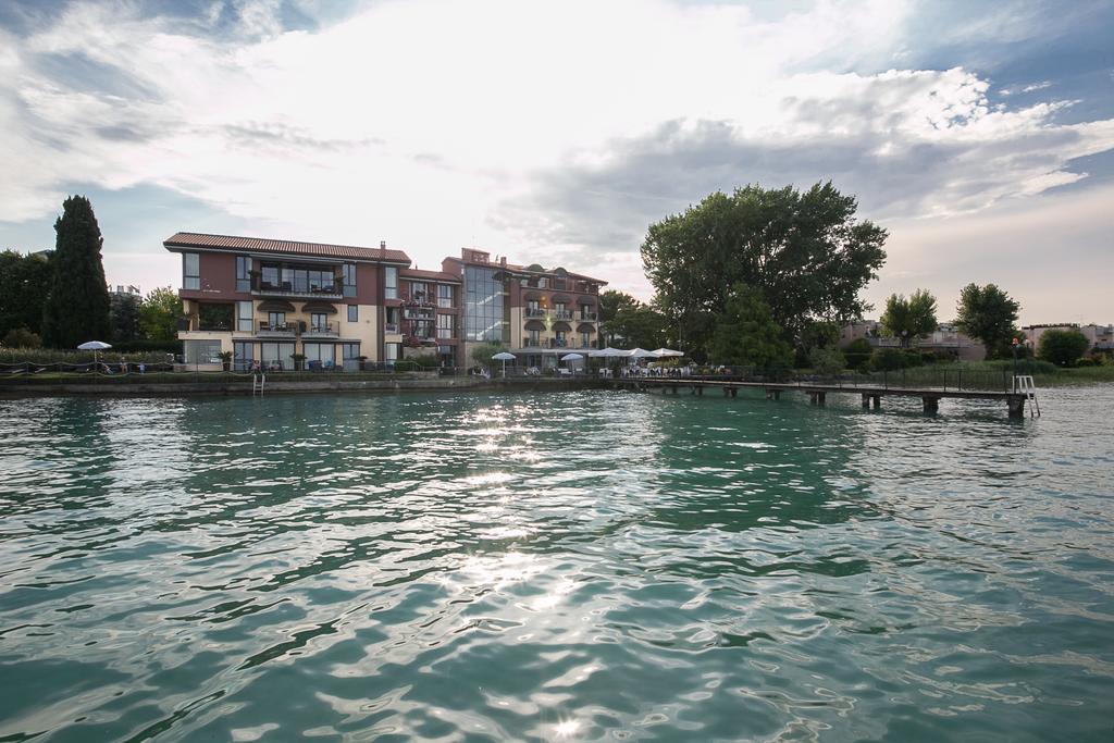 Hotel Aurora Sirmione Bagian luar foto